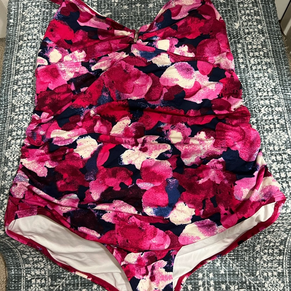 CALVIN KLIEN One Piece Swim Suit